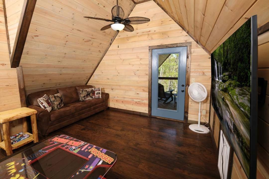 Mountain Time Villa แกตลิงเบิร์ก ภายนอก รูปภาพ